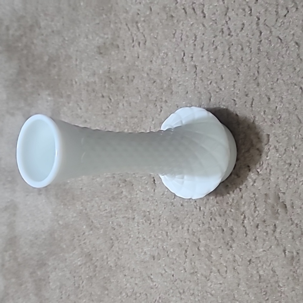 Vintage Milk Glass Bud Vase - Picture 4 of 4